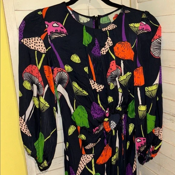 Farm rio mushroom dress XS darling !!!! - Picture 4 of 8